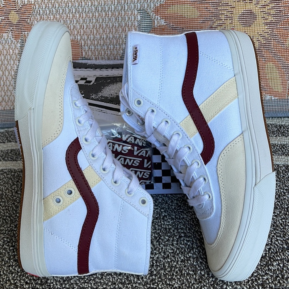 Vans WMNS Crockett High
White/Red
VN0A5JIGYF9
Sneakers - Picture 13 of 16